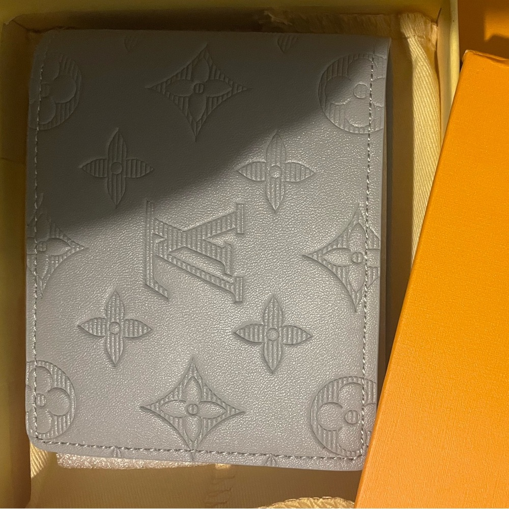 New men’s Grey wallet in Box